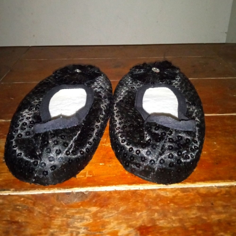 Slippers - Picture 3 of 5
